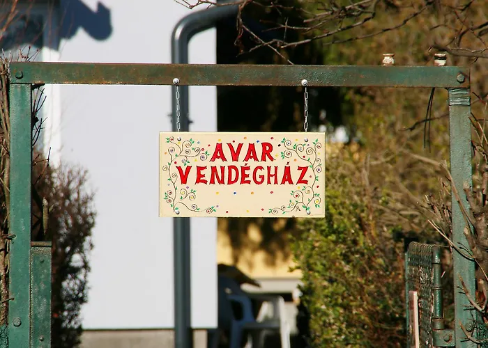 Avar Vendeghaz 3* Matrafured